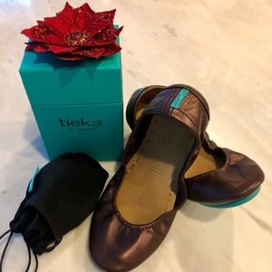 Special release Raspberry Truffle Size 7 Tieks.